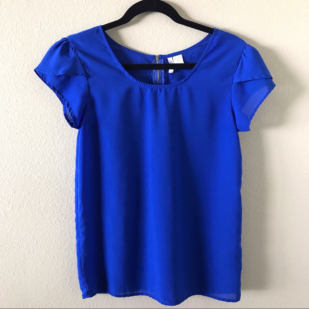 Japna Tulip Sleeve Exposed Zipper Blouse